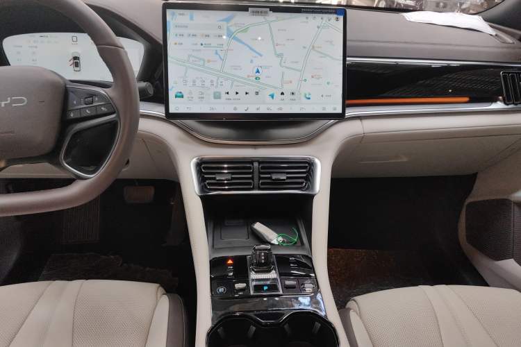 Used BYD Song PLUS New Energy 2025 DM-i Smart Drive 112KM Prestige Model Audio And AC Panel