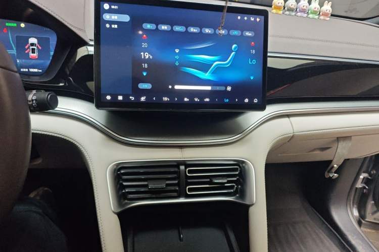 Used BYD Song PLUS New Energy 2025 EV 520km Luxury Version Audio And AC Panel