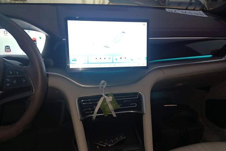 Used BYD Song PLUS New Energy 2025 DM-i 112KM Prestige Model Audio And AC Panel