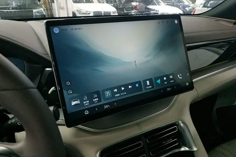 Used BYD Song PLUS New Energy 2025 DM-i Intelligent Driving 160KM Flagship Model Audio And AC Panel