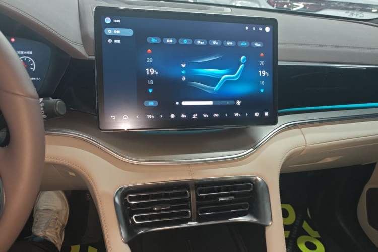 Used BYD Song PLUS New Energy 2025 DM-i Intelligent Driving 112KM Prestige Model Audio And AC Panel
