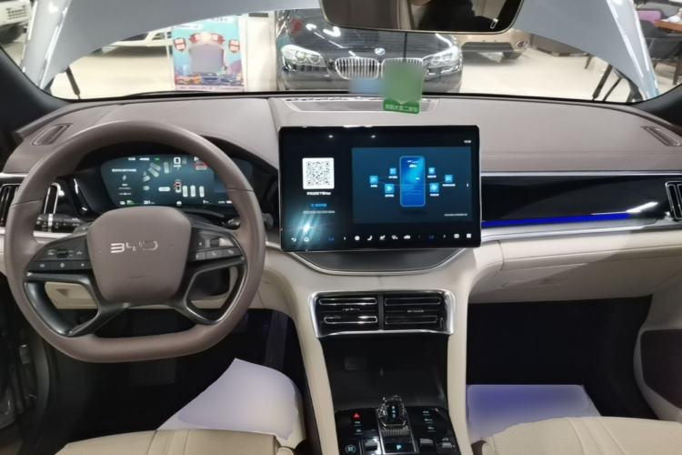 Used BYD Song PLUS New Energy 2025 EV Intelligent Driving Version 520km Premium Model Center Console