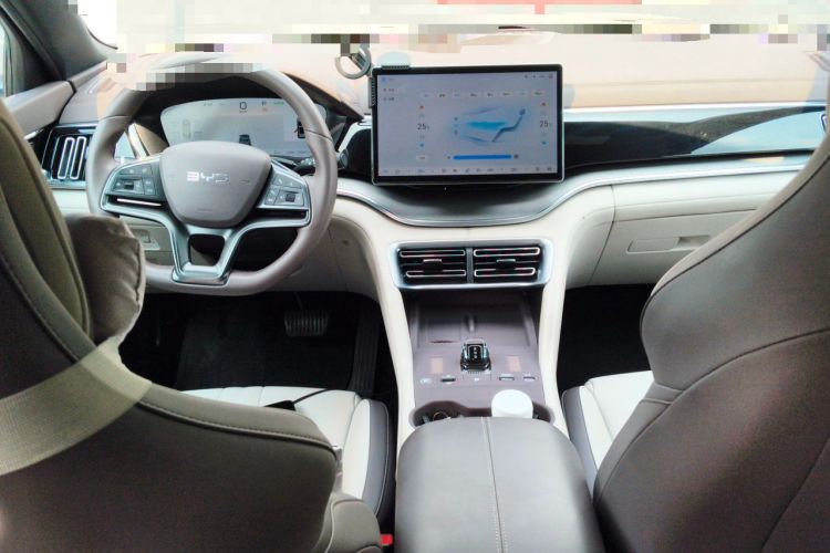 Used BYD Song PLUS New Energy 2025 EV 520km Luxury Version Center Console