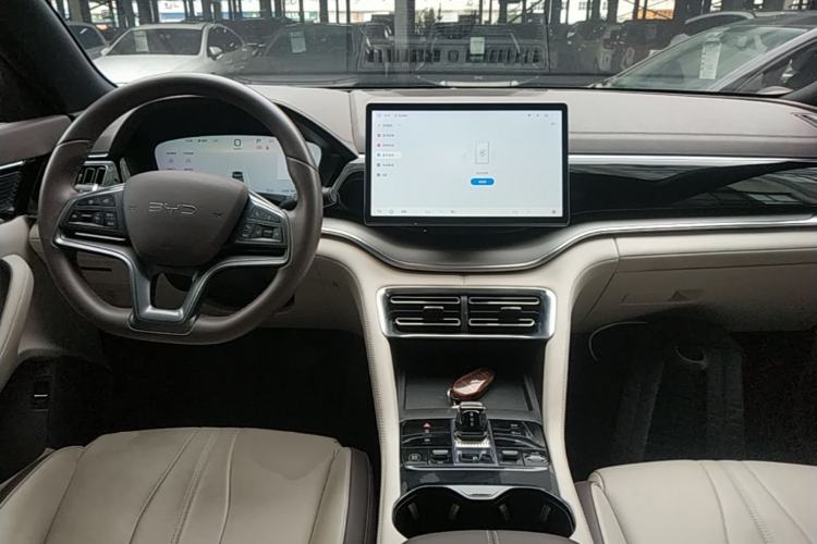 Used BYD Song PLUS New Energy 2025 DM-i 112KM Prestige Model Center Console
