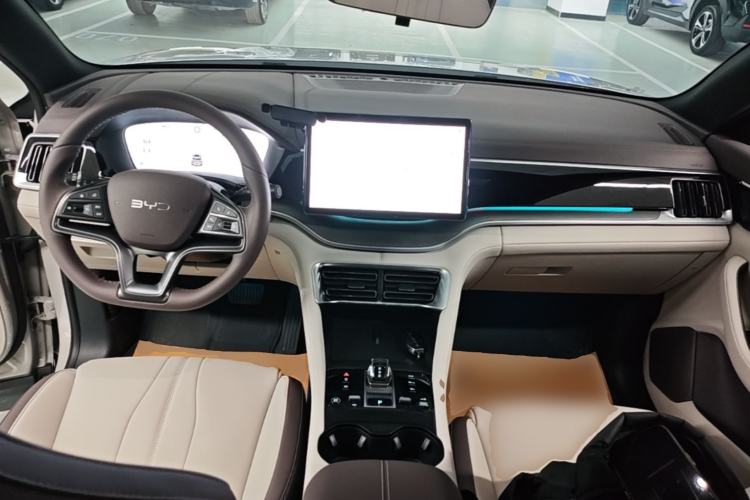 Used BYD Song PLUS New Energy 2025 DM-i 112KM Prestige Model Center Console