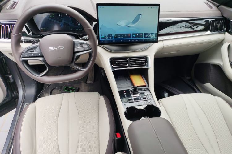Used BYD Song PLUS New Energy 2025 DM-i Intelligent Driving 160KM Flagship Model Center Console