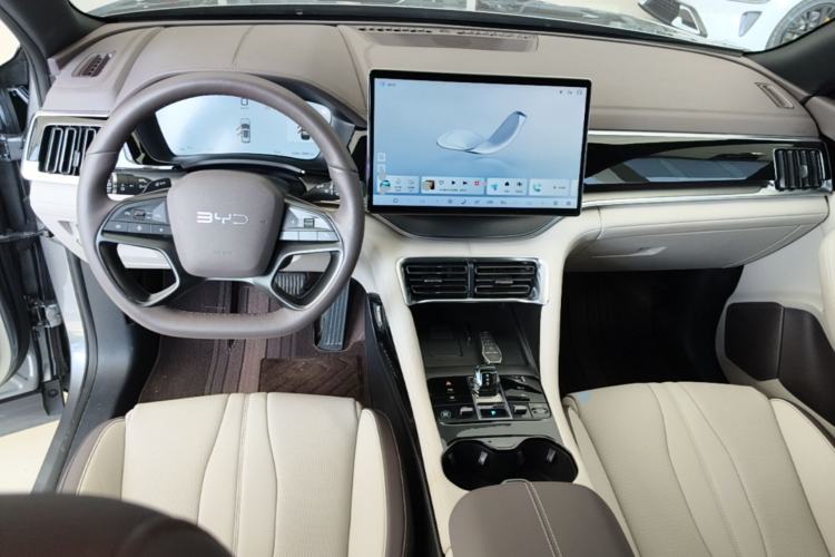 Used BYD Song PLUS New Energy 2025 EV Intelligent Driving Version 520km Premium Model Center Console