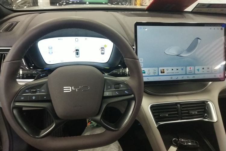 Used BYD Song PLUS New Energy 2025 EV Intelligent Driving Version 520km Premium Model Center Console