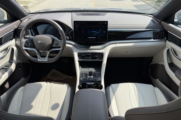 Used BYD Song PLUS New Energy 2025 DM-i 112KM Prestige Model Center Console