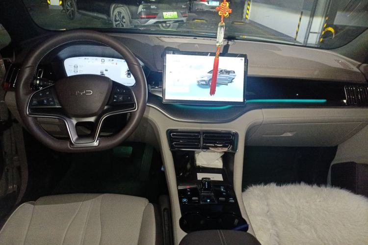 Used BYD Song PLUS New Energy 2025 EV 520km Premium Version Center Console
