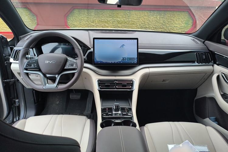 Used BYD Song PLUS New Energy 2025 DM-i 112KM Prestige Model Center Console