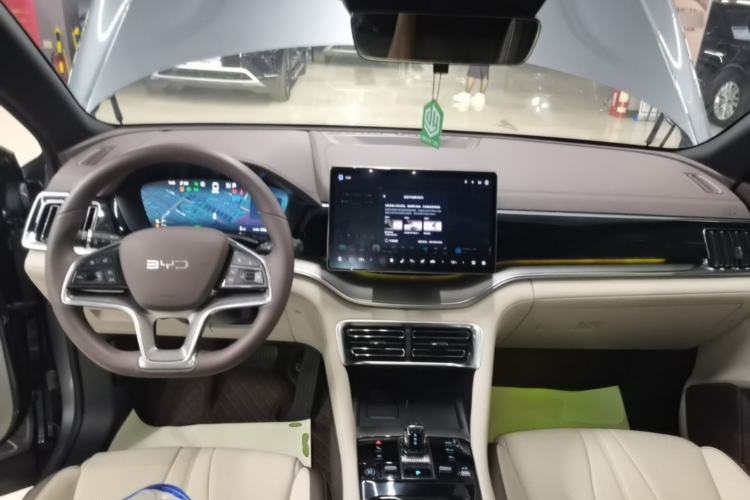 Used BYD Song PLUS New Energy 2025 DM-i 112KM Prestige Model Center Console