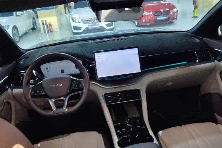 Used BYD Song PLUS New Energy 2025 DM-i 112KM Prestige Model Center Console