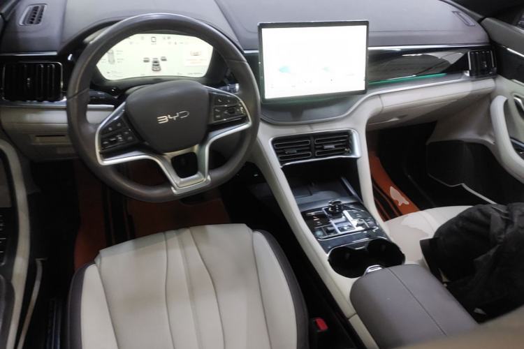 Used BYD Song PLUS New Energy 2025 DM-i 112KM Prestige Model Center Console