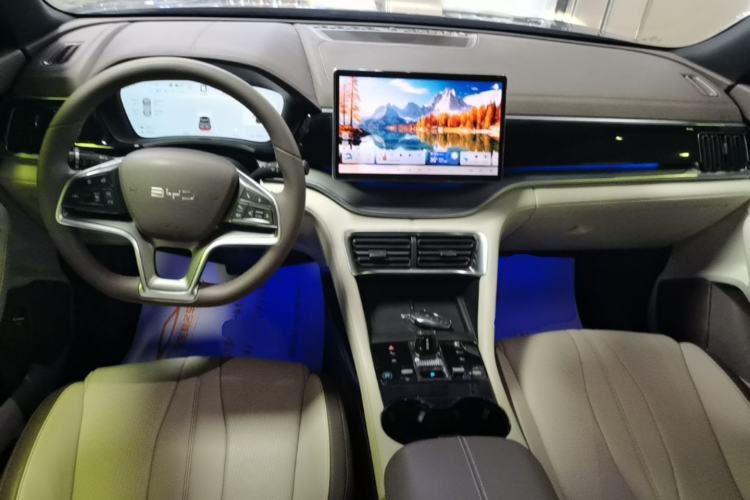 Used BYD Song PLUS New Energy 2025 DM-i 112KM Prestige Model Center Console