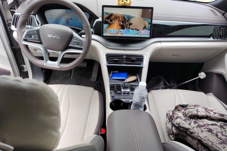 Used BYD Song PLUS New Energy 2025 EV 520km Premium Version Center Console