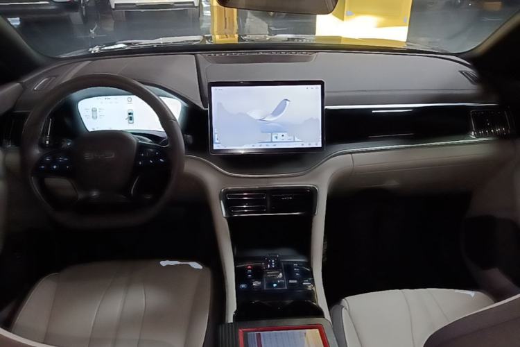 Used BYD Song PLUS New Energy 2025 EV Intelligent Driving Edition 520km Luxury Model Center Console