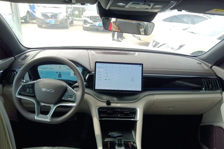 Used BYD Song PLUS New Energy 2025 DM-i 112KM Prestige Model Center Console