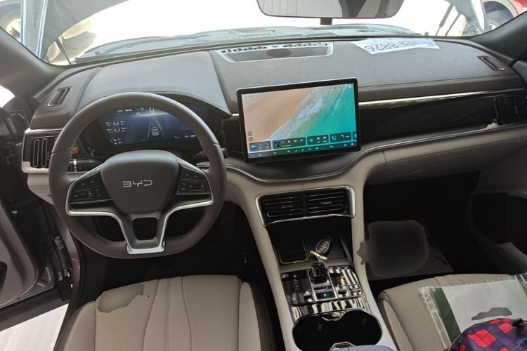Used BYD Song PLUS New Energy 2025 DM-i 112KM Prestige Model Center Console