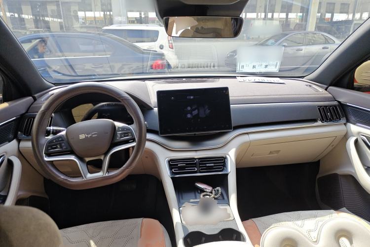 Used BYD Song PLUS New Energy 2025 DM-i 112KM Prestige Model Center Console