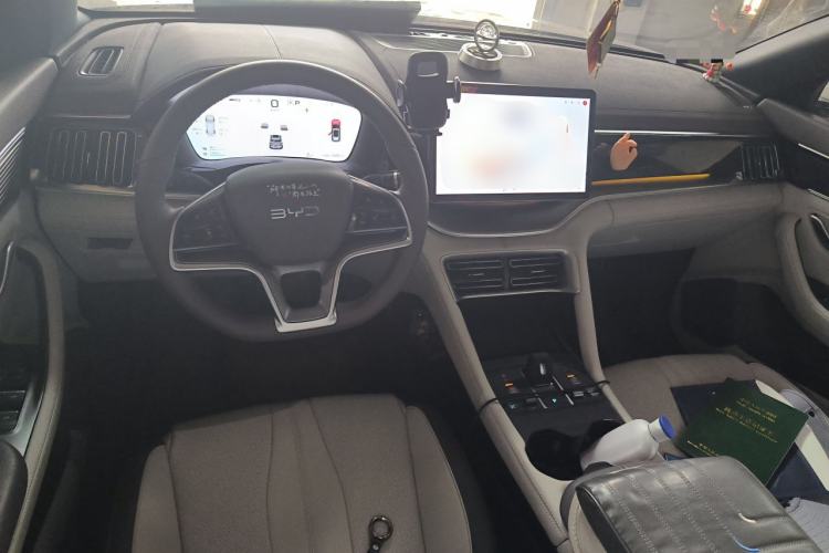 Used BYD Song PLUS New Energy 2025 DM-i 112KM Prestige Model Center Console