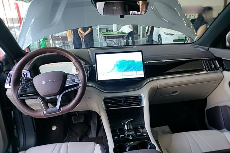Used BYD Song PLUS New Energy 2025 EV 520km Luxury Version Center Console