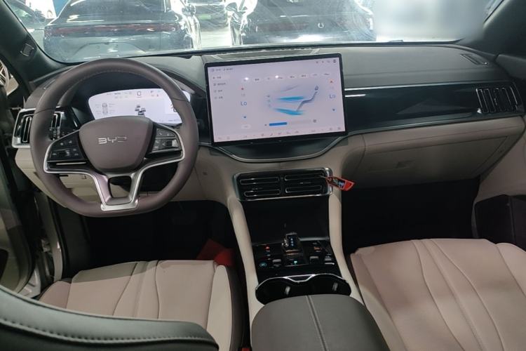 Used BYD Song PLUS New Energy 2025 DM-i 160KM Flagship PLUS Center Console