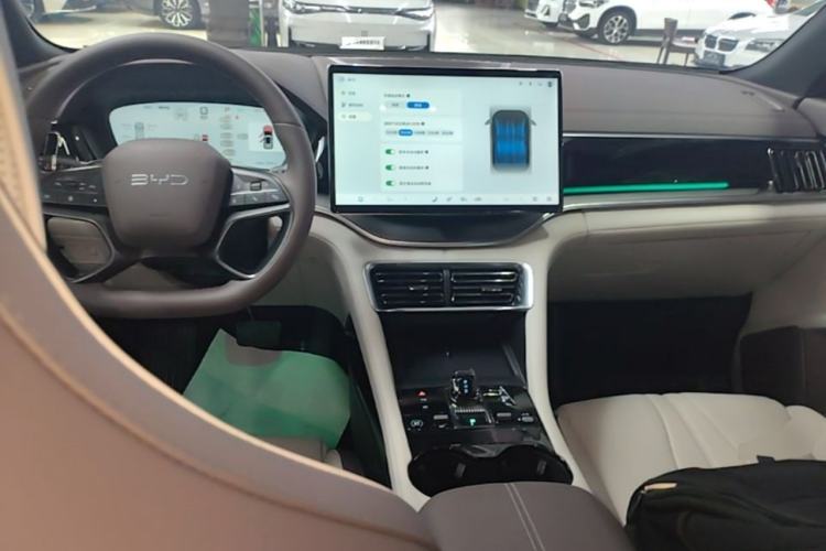 Used BYD Song PLUS New Energy 2025 DM-i Intelligent Driving 160KM Flagship Model Center Console