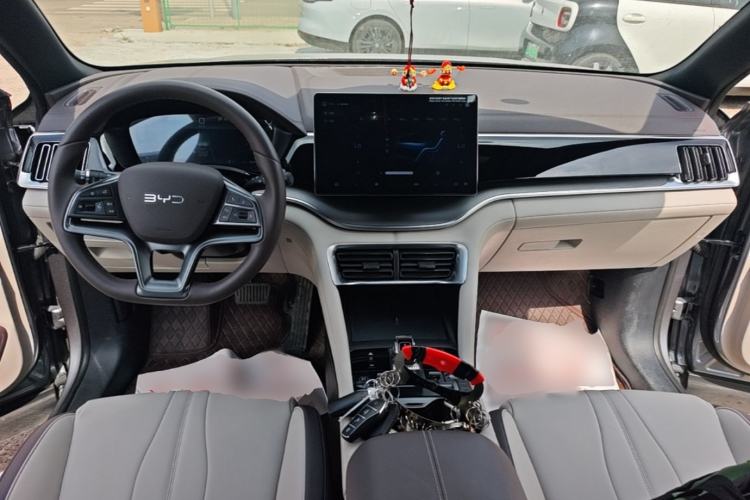 Used BYD Song PLUS New Energy 2025 DM-i 112KM Prestige Model Center Console