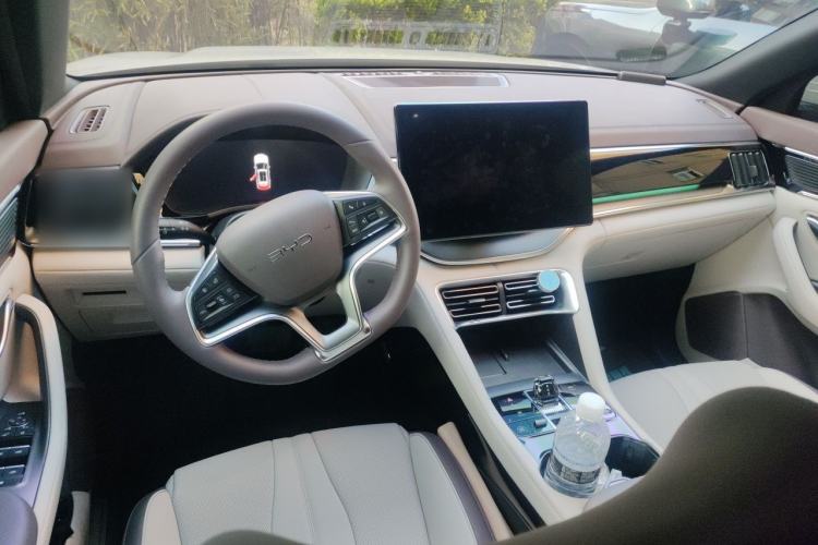 Used BYD Song PLUS New Energy 2025 DM-i 160KM Flagship Model Center Console