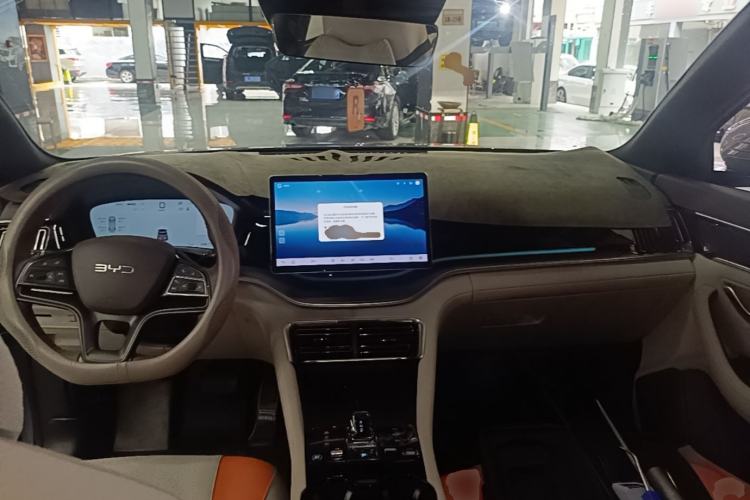 Used BYD Song PLUS New Energy 2025 DM-i 112KM Prestige Model Center Console