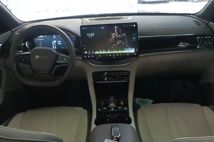 Used BYD Song PLUS New Energy 2025 EV Intelligent Driving Version 520km Premium Model Center Console