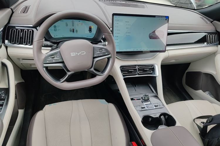 Used BYD Song PLUS New Energy 2025 EV Intelligent Driving Version 520km Premium Model Center Console