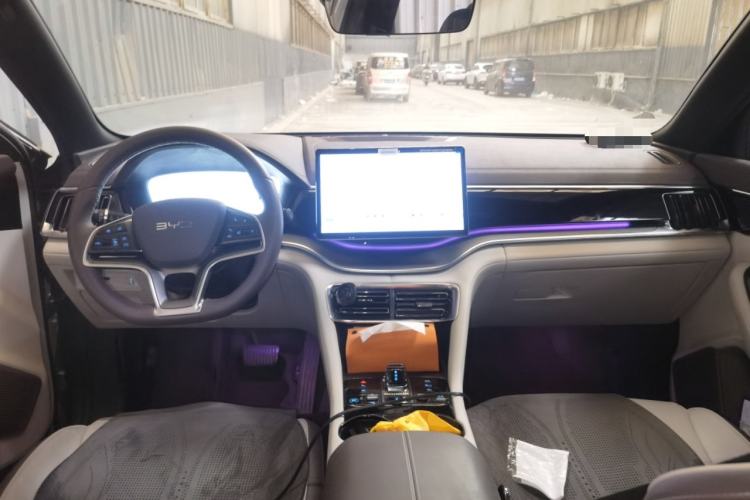 Used BYD Song PLUS New Energy 2025 DM-i 112KM Prestige Model Center Console