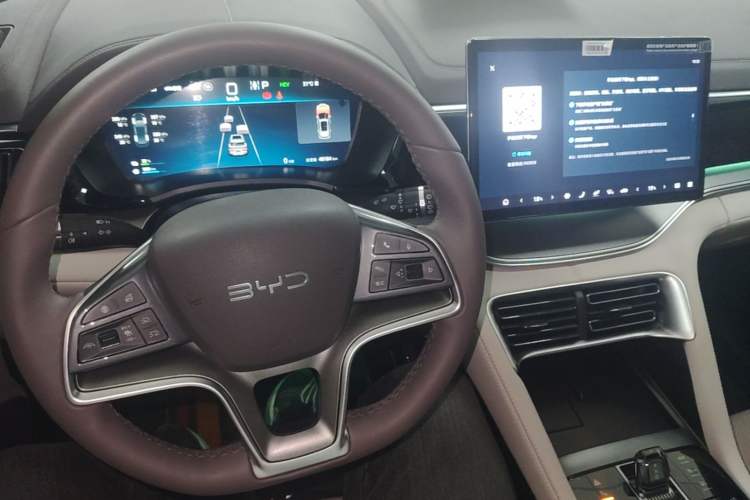 Used BYD Song PLUS New Energy 2025 DM-i 112KM Prestige Model Center Console