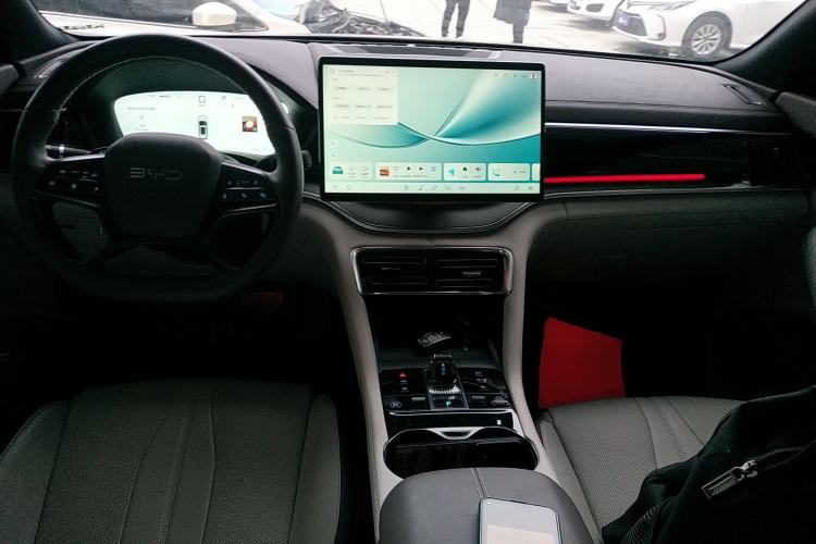 Used BYD Song PLUS New Energy 2025 EV Intelligent Driving Version 520km Premium Model Center Console