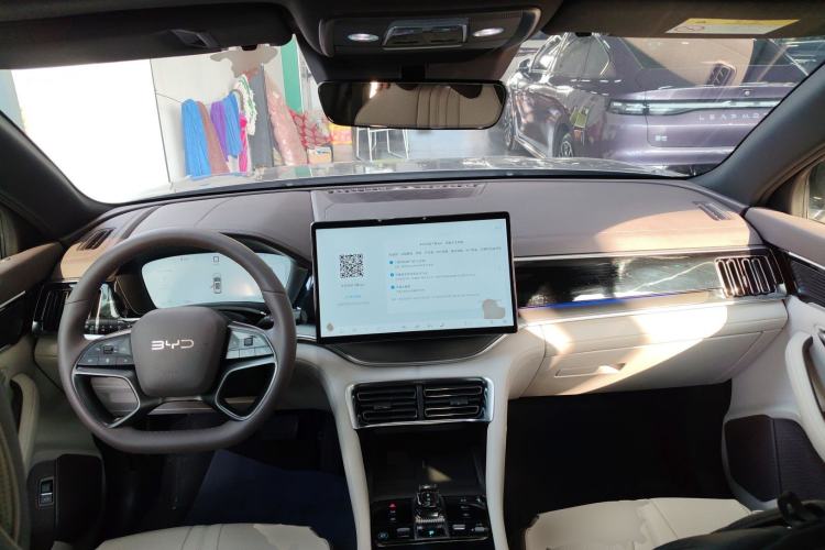 Used BYD Song PLUS New Energy 2025 EV Smart Drive Edition 605km Flagship Model Center Console
