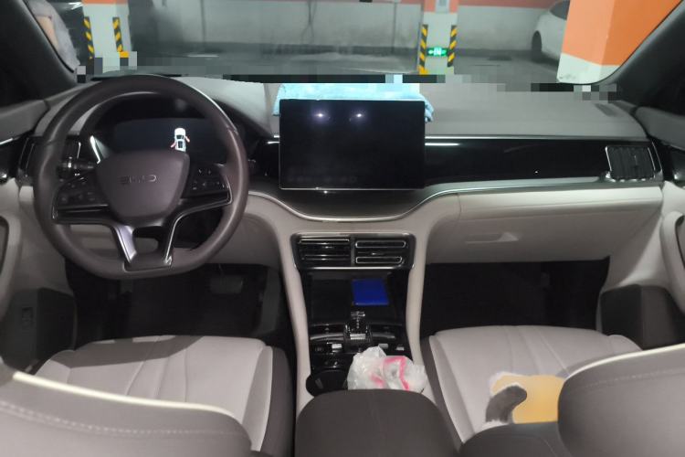 Used BYD Song PLUS New Energy 2025 DM-i 112KM Prestige Model Center Console