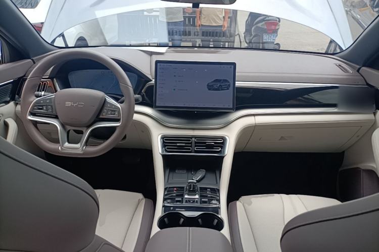 Used BYD Song PLUS New Energy 2025 DM-i 112KM Prestige Model Center Console