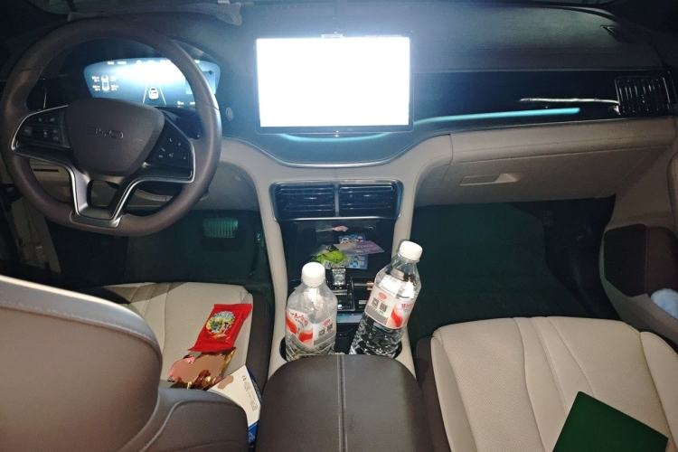 Used BYD Song PLUS New Energy 2025 DM-i 112KM Prestige Model Center Console
