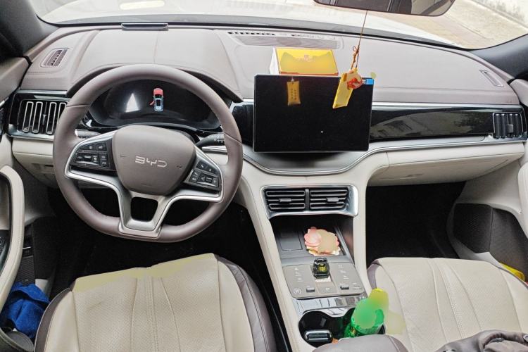 Used BYD Song PLUS New Energy 2025 DM-i 112KM Prestige Model Center Console