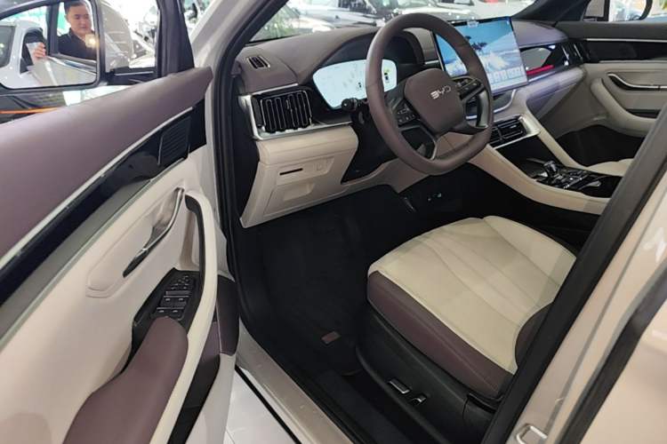 Used BYD Song PLUS New Energy 2025 DM-i Smart Drive 112KM Prestige Model Driver Seat