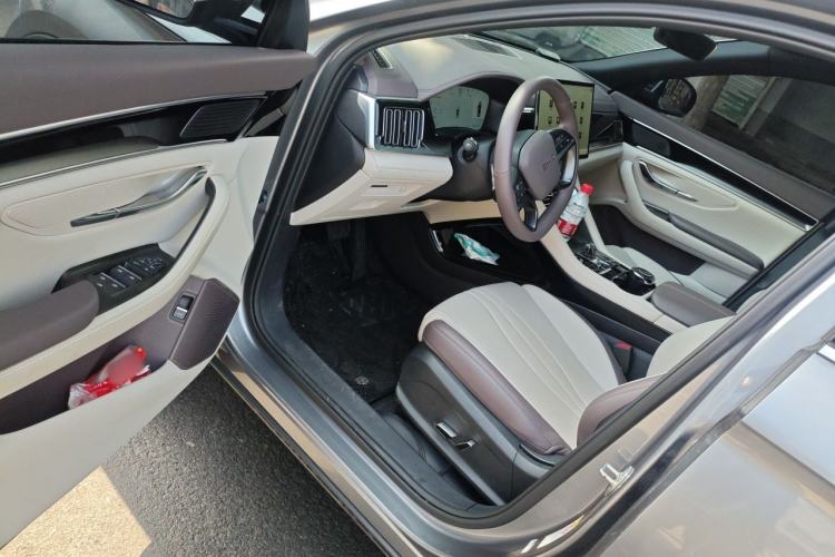 Used BYD Song PLUS New Energy 2025 DM-i Smart Drive 112KM Prestige Model Driver Seat