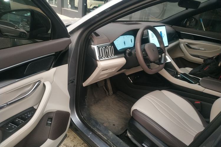 Used BYD Song PLUS New Energy 2025 DM-i Smart Drive 112KM Prestige Model Driver Seat