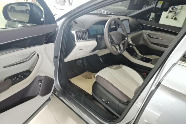 Used BYD Song PLUS New Energy 2025 DM-i 112KM Prestige Model Driver Seat