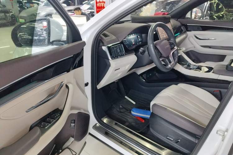 Used BYD Song PLUS New Energy 2025 DM-i 112KM Prestige Model Driver Seat