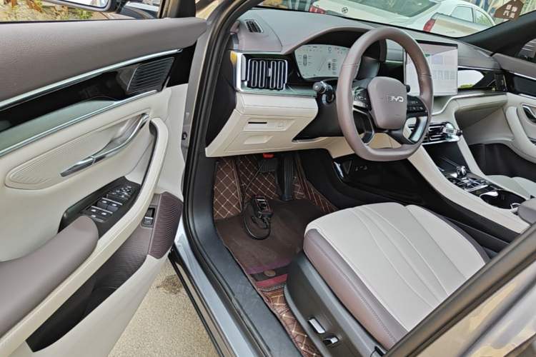 Used BYD Song PLUS New Energy 2025 EV Intelligent Driving Edition 520km Luxury Model Driver Seat