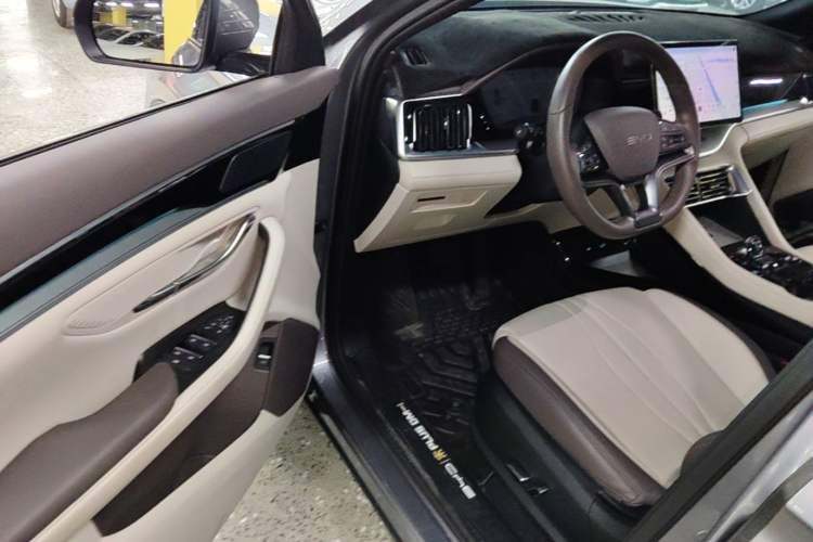 Used BYD Song PLUS New Energy 2025 DM-i 112KM Prestige Model Driver Seat