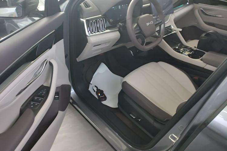 Used BYD Song PLUS New Energy 2025 DM-i Intelligent Driving 112KM Prestige Model Driver Seat