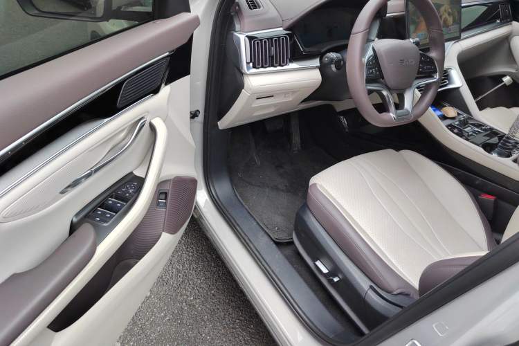 Used BYD Song PLUS New Energy 2025 EV 520km Premium Version Driver Seat